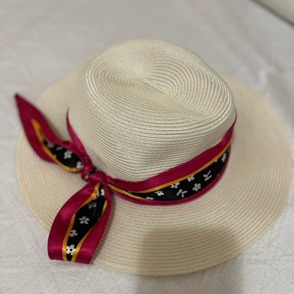 Great summer hat round with silk around beautifully designed